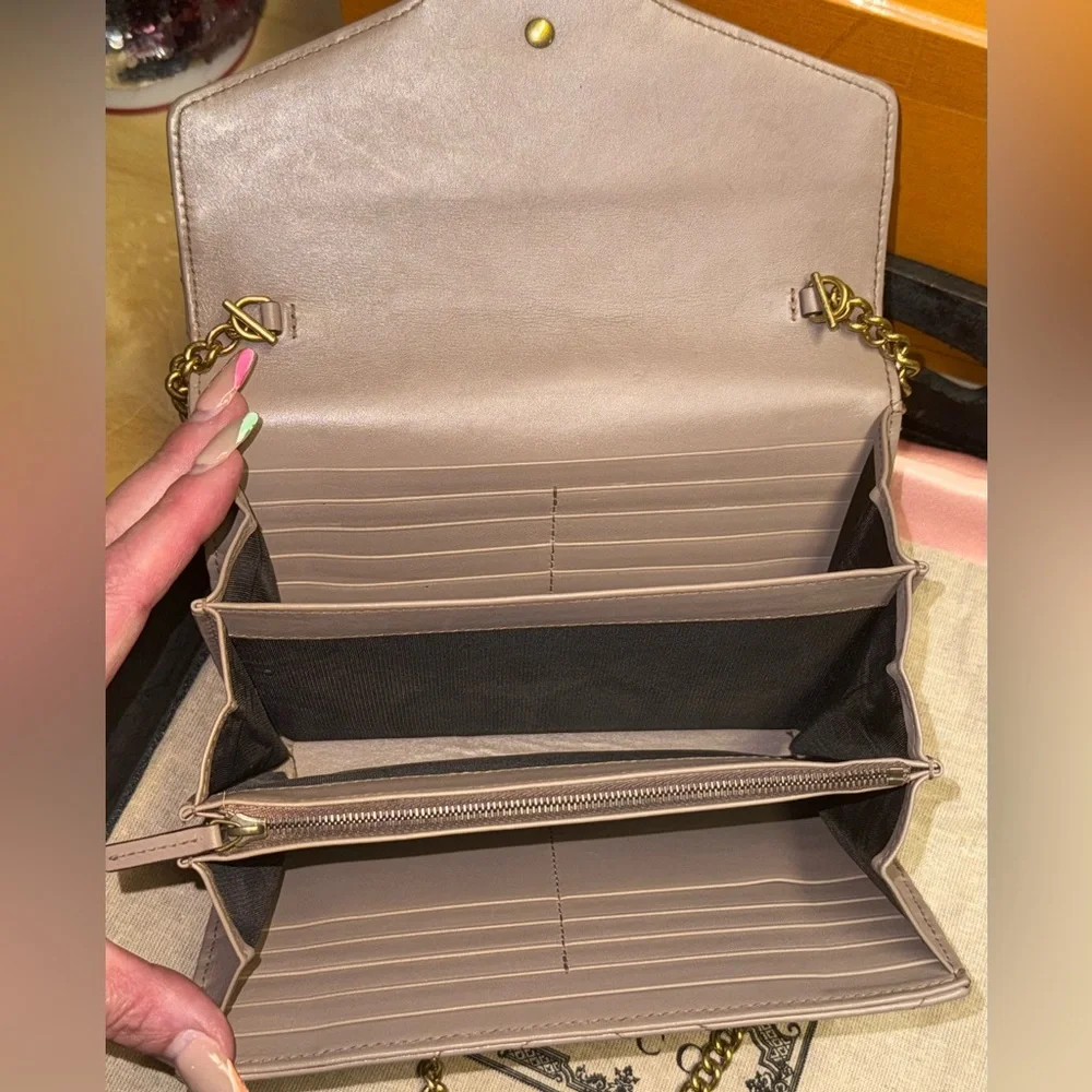 /traded/💯 Gucci Marmont Clutch/Wallet on a Chain - Picture 15 of 16